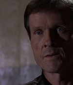 ROSWELL_-_E1X09_HEAT_WAVE_432.jpg