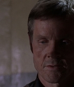 ROSWELL_-_E1X09_HEAT_WAVE_439.jpg
