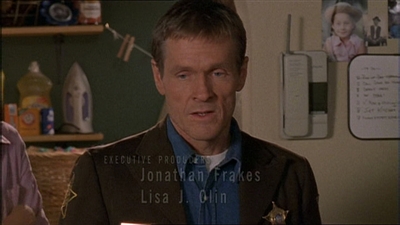 ROSWELL_-_E1X11_TOY_HOUSE_010.jpg