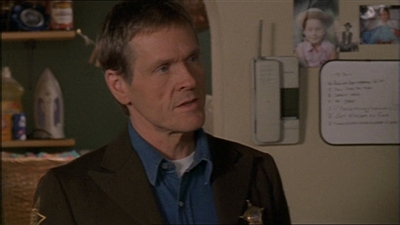 ROSWELL_-_E1X11_TOY_HOUSE_023.jpg