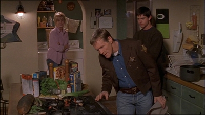 ROSWELL_-_E1X11_TOY_HOUSE_025.jpg