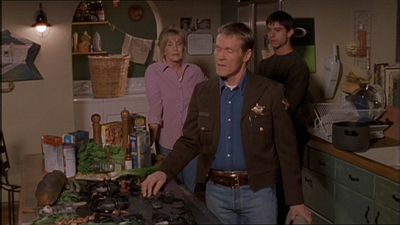 ROSWELL_-_E1X11_TOY_HOUSE_045.jpg