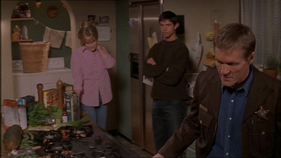 ROSWELL_-_E1X11_TOY_HOUSE_056.jpg
