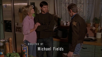 ROSWELL_-_E1X11_TOY_HOUSE_115.jpg