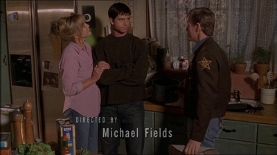 ROSWELL_-_E1X11_TOY_HOUSE_117.jpg