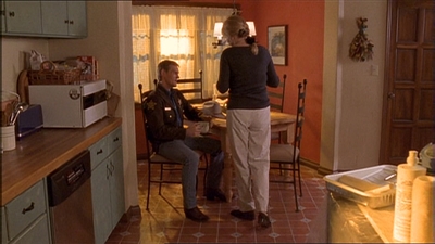 ROSWELL_-_E1X11_TOY_HOUSE_137.jpg