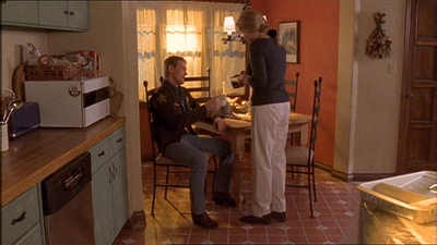 ROSWELL_-_E1X11_TOY_HOUSE_139.jpg