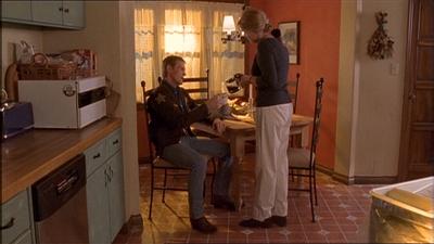 ROSWELL_-_E1X11_TOY_HOUSE_140.jpg