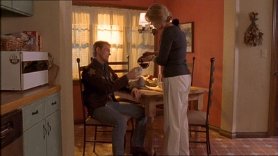 ROSWELL_-_E1X11_TOY_HOUSE_145.jpg