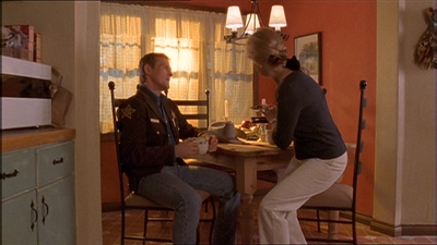ROSWELL_-_E1X11_TOY_HOUSE_150.jpg