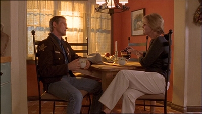 ROSWELL_-_E1X11_TOY_HOUSE_156.jpg