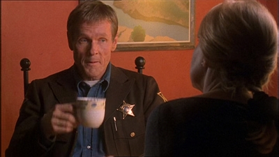 ROSWELL_-_E1X11_TOY_HOUSE_197.jpg