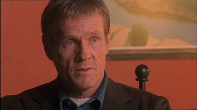 ROSWELL_-_E1X11_TOY_HOUSE_202.jpg