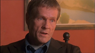 ROSWELL_-_E1X11_TOY_HOUSE_207.jpg