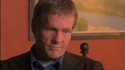 ROSWELL_-_E1X11_TOY_HOUSE_211.jpg