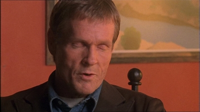 ROSWELL_-_E1X11_TOY_HOUSE_215.jpg