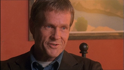ROSWELL_-_E1X11_TOY_HOUSE_217.jpg