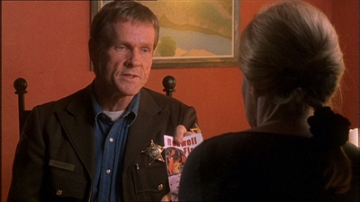 ROSWELL_-_E1X11_TOY_HOUSE_255.jpg