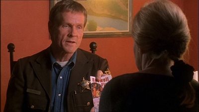 ROSWELL_-_E1X11_TOY_HOUSE_256.jpg
