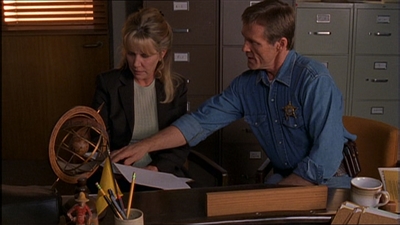ROSWELL_-_E1X11_TOY_HOUSE_322.jpg