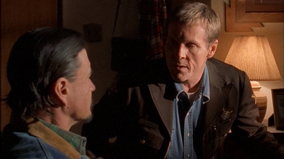 ROSWELL_-_E1X12_INTO_THE_WOODS_022.jpg