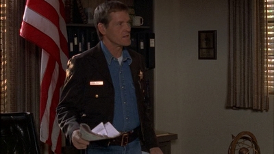 ROSWELL_-_E1X12_INTO_THE_WOODS_057.jpg