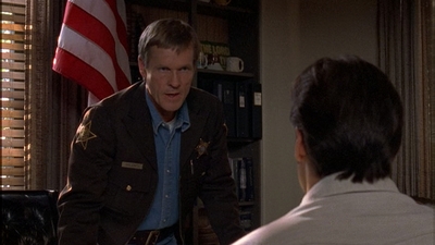 ROSWELL_-_E1X12_INTO_THE_WOODS_094.jpg