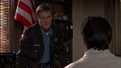 ROSWELL_-_E1X12_INTO_THE_WOODS_097.jpg