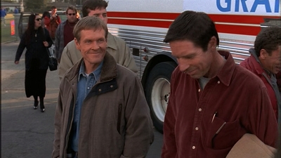 ROSWELL_-_E1X12_INTO_THE_WOODS_178.jpg