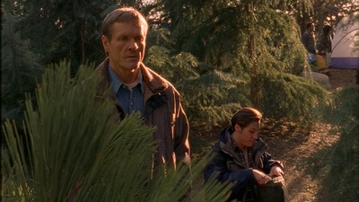 ROSWELL_-_E1X12_INTO_THE_WOODS_217.jpg