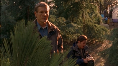 ROSWELL_-_E1X12_INTO_THE_WOODS_218.jpg