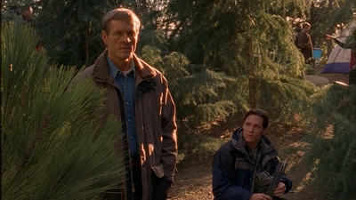 ROSWELL_-_E1X12_INTO_THE_WOODS_223.jpg