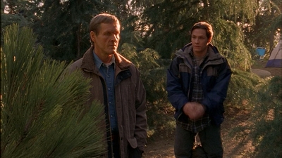 ROSWELL_-_E1X12_INTO_THE_WOODS_235.jpg