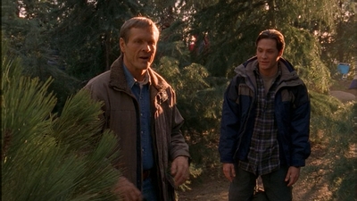 ROSWELL_-_E1X12_INTO_THE_WOODS_241.jpg