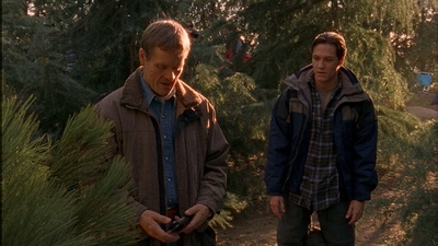 ROSWELL_-_E1X12_INTO_THE_WOODS_245.jpg