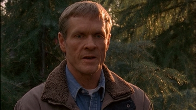 ROSWELL_-_E1X12_INTO_THE_WOODS_251.jpg