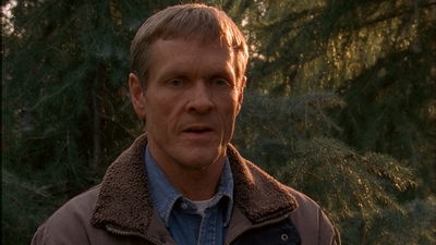 ROSWELL_-_E1X12_INTO_THE_WOODS_252.jpg