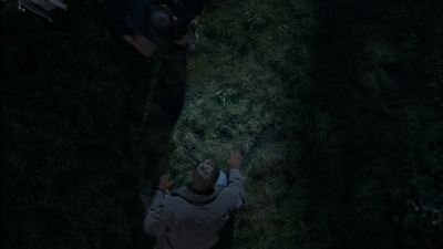 ROSWELL_-_E1X12_INTO_THE_WOODS_399.jpg