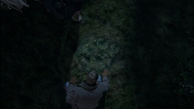 ROSWELL_-_E1X12_INTO_THE_WOODS_401.jpg