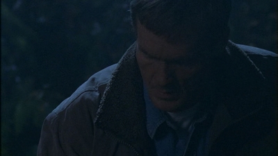 ROSWELL_-_E1X12_INTO_THE_WOODS_405.jpg