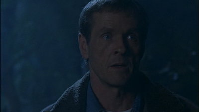 ROSWELL_-_E1X12_INTO_THE_WOODS_424.jpg