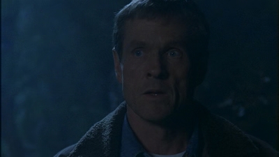 ROSWELL_-_E1X12_INTO_THE_WOODS_425.jpg