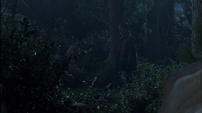 ROSWELL_-_E1X12_INTO_THE_WOODS_446.jpg