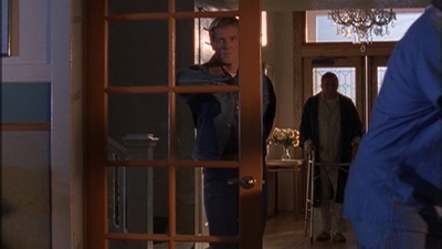ROSWELL_-_E1X12_INTO_THE_WOODS_464.jpg