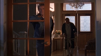 ROSWELL_-_E1X12_INTO_THE_WOODS_467.jpg