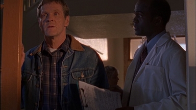 ROSWELL_-_E1X12_INTO_THE_WOODS_492.jpg