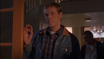 ROSWELL_-_E1X12_INTO_THE_WOODS_509.jpg