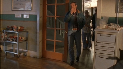 ROSWELL_-_E1X12_INTO_THE_WOODS_513.jpg