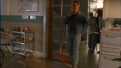 ROSWELL_-_E1X12_INTO_THE_WOODS_515.jpg