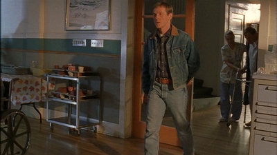 ROSWELL_-_E1X12_INTO_THE_WOODS_516.jpg